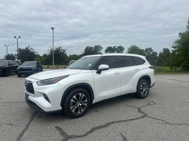 2023 Toyota Highlander L