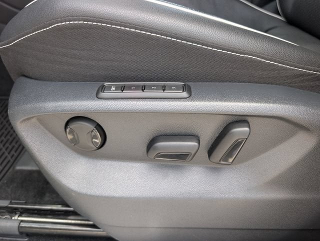 2024 Volkswagen Tiguan SEL R-Line
