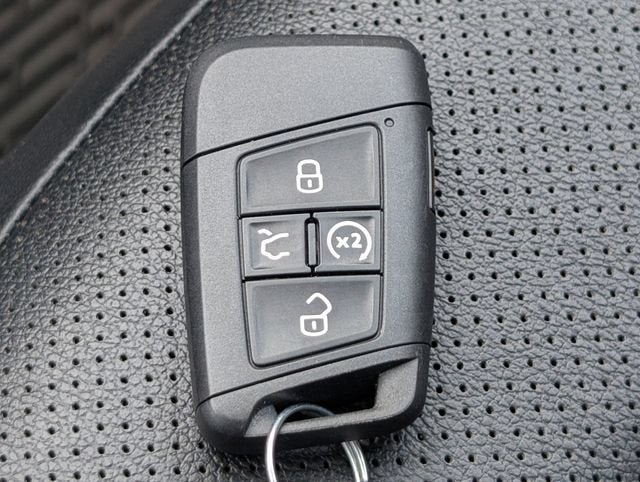 2024 Volkswagen Tiguan SEL R-Line