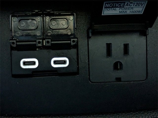 2023 Toyota Highlander Hybrid Bronze Edition