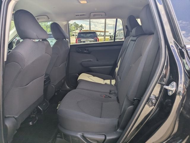 2022 Toyota Highlander LE