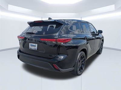 2022 Toyota Highlander LE