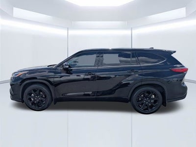 2022 Toyota Highlander LE