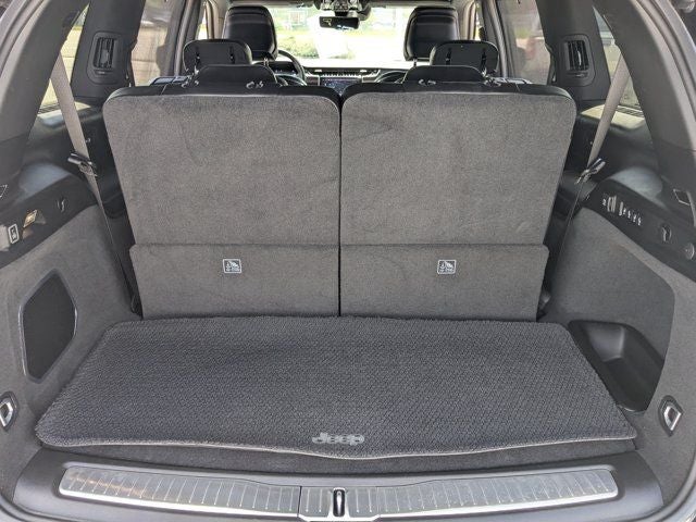 2022 Jeep Grand Cherokee L Summit