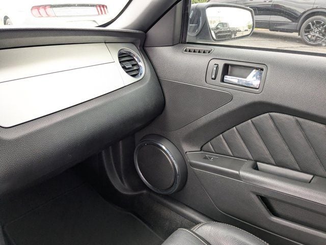 2010 Ford Mustang V6