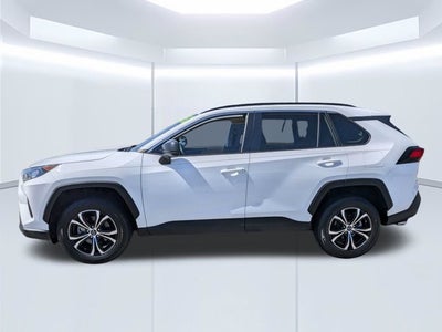 2020 Toyota RAV4 LE