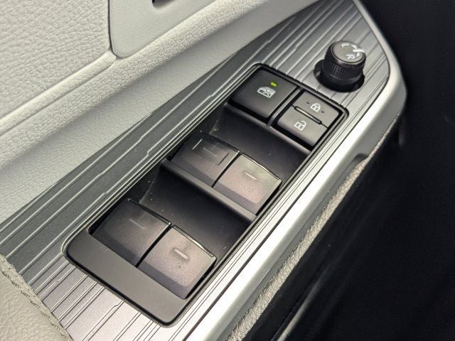 2025 Toyota Sienna XLE 8 Passenger