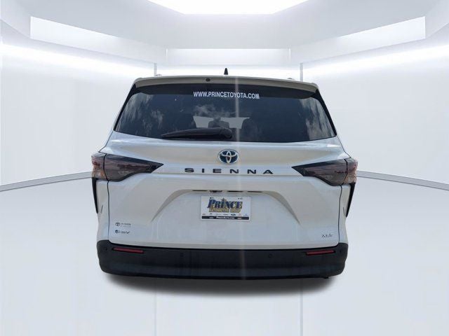 2025 Toyota Sienna XLE 8 Passenger