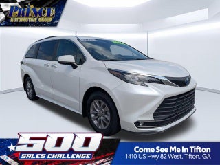 2025 Toyota Sienna XLE 8 Passenger