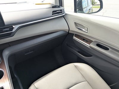 2024 Toyota Sienna XLE 8 Passenger