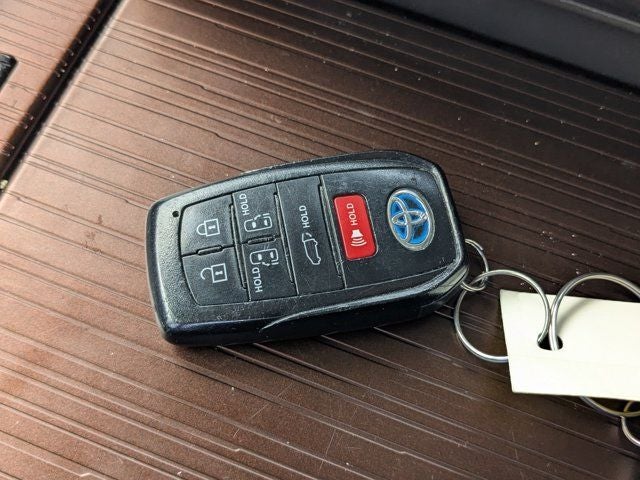 2024 Toyota Sienna XLE 8 Passenger