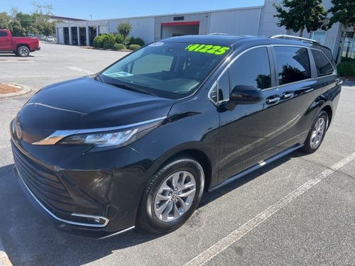 2023 Toyota Sienna XLE 7 Passenger