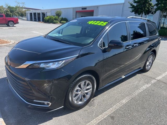 2023 Toyota Sienna XLE 7 Passenger
