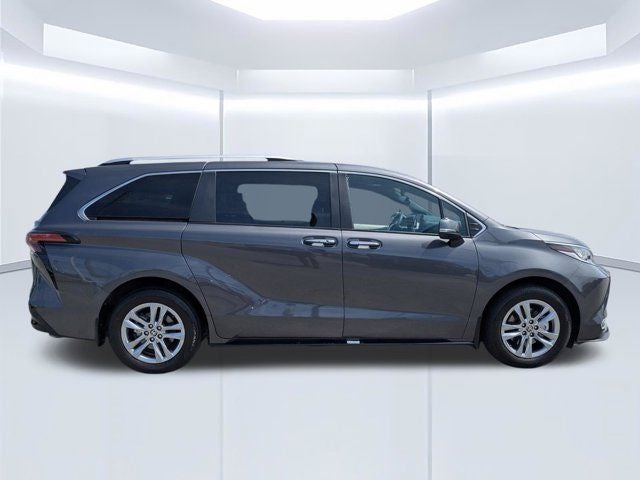 2025 Toyota Sienna Limited 7 Passenger