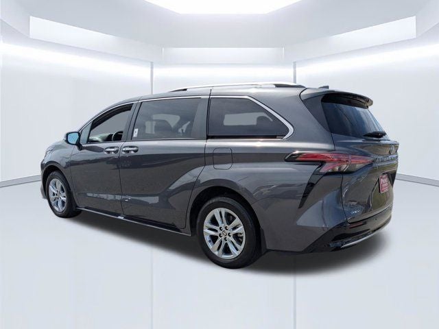 2025 Toyota Sienna Limited 7 Passenger
