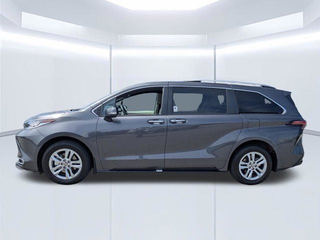 2025 Toyota Sienna Limited 7 Passenger