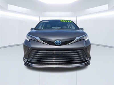 2025 Toyota Sienna Limited 7 Passenger