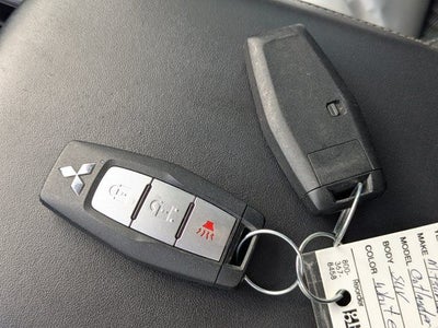 2022 Mitsubishi Outlander ES