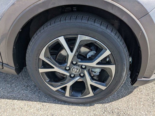 2022 Toyota C-HR XLE